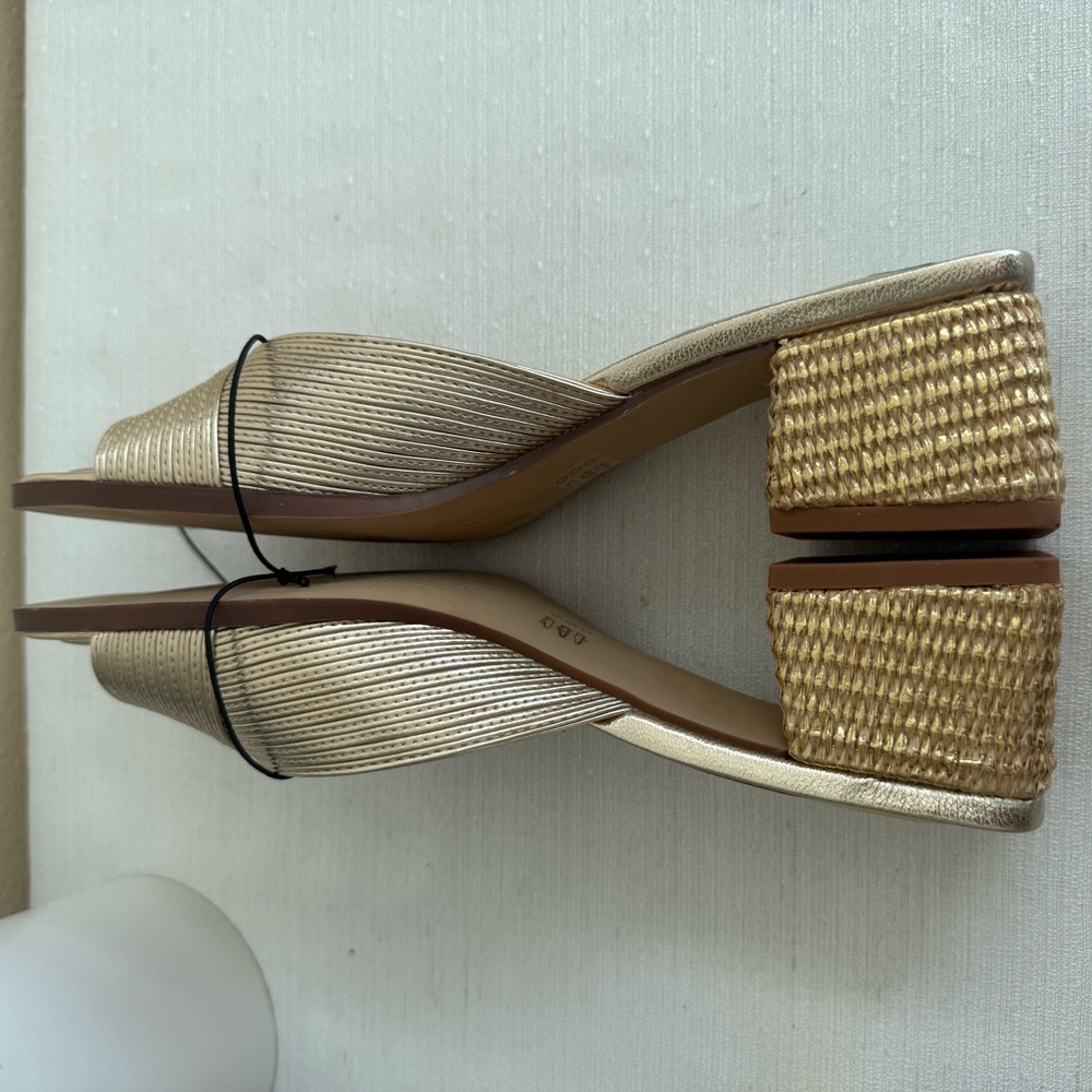 New Chinese Laundry Gold Vegan Block Heel Slide Sandals - Picture 8 of 12